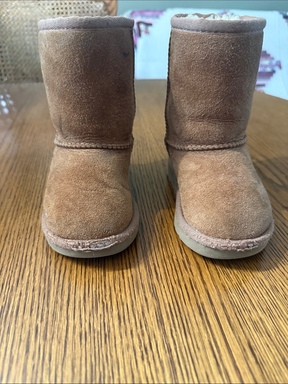 Ugg boots size 7 kids